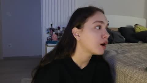 evi_woow online show from 04/15/26, 11:05