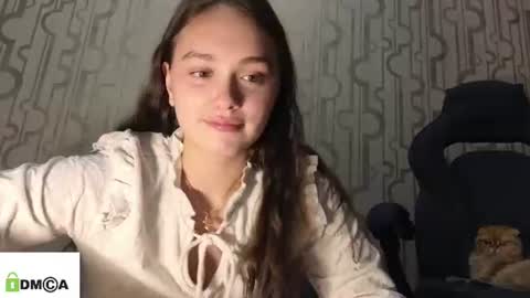 evi_woow online show from 08/09/26, 10:47