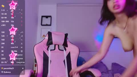 Snapshot of evie_cloud chatting on 12/15/24, 05:45 Evie Cloud online show from 12/15/24, 05:45