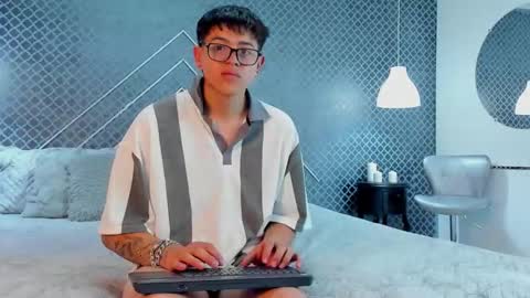 Evie  Denm online show from 12/14/25, 08:35