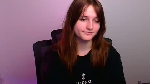 Evie online show from 11/06/25, 01:56