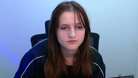 Evie online show from 11/08/25, 12:16