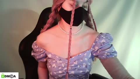 Renesme White Im here from Monday to Friday online show from 06/22/26, 02:57