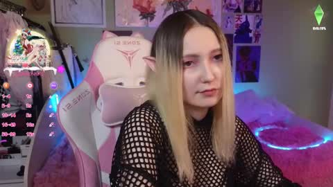 Evie online show from 12/19/24, 11:03