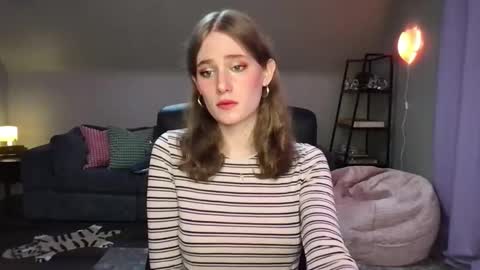 Snapshot of eviecam chatting on 02/21/25, 11:54 Evie3 online show from 02/21/25, 11:54