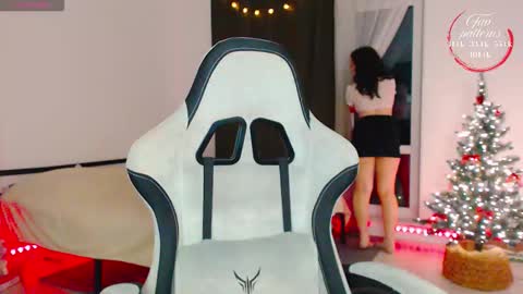 Lessie online show from 12/15/25, 09:08