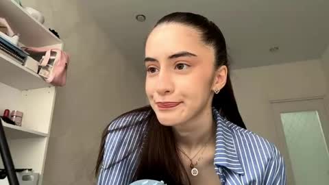 Chloe online show from 05/25/26, 02:12