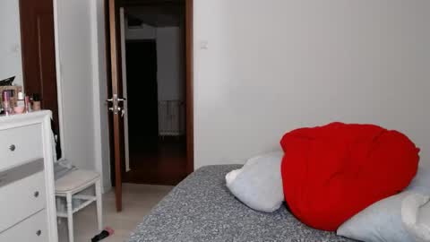 Snapshot of evolett chatting on 02/15/25, 04:58 ONLYFANS There are legends that in this room all your wishes can come true Private is Open online show from 02/15/25, 04:58