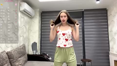 Eva online show from 10/10/25, 03:11