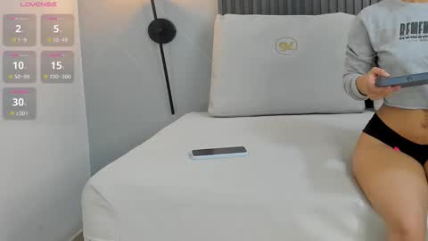 evony_beckerr online show from 12/19/25, 11:17