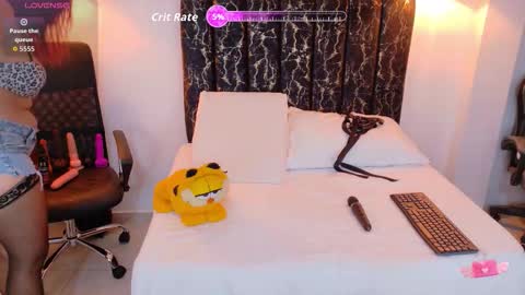 evvaa_moon online show from 11/21/25, 12:37