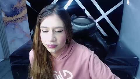 Snapshot of evy_lux_v chatting on 12/13/25, 08:25 Hi Stream 1000pm to 600am online show from 12/13/25, 08:25