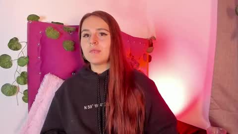 Snapshot of evy_orange1 chatting on 01/19/25, 06:09 EVY online show from 01/19/25, 06:09