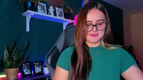 EVY online show from 04/17/26, 01:08