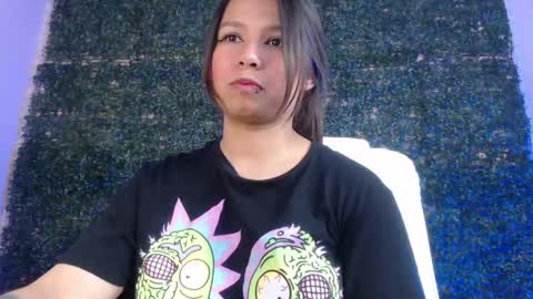 Snapshot of evybubbles_ chatting on 04/24/26, 05:37 Im Evy online show from 04/24/26, 05:37