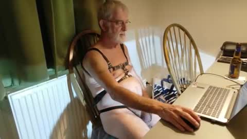 Naaktloper online show from 09/22/25, 02:30