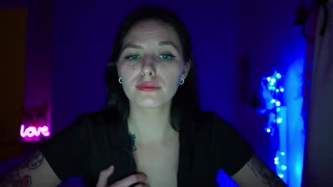 ewelynscott online show from 12/20/25, 04:47