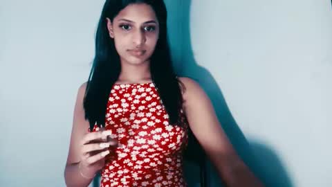 tiara online show from 04/15/26, 10:44