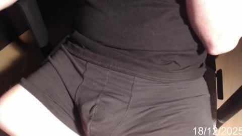 Snapshot of exhib_l0ver chatting on 12/18/25, 02:56 exhib_l0ver online show from 12/18/25, 02:56