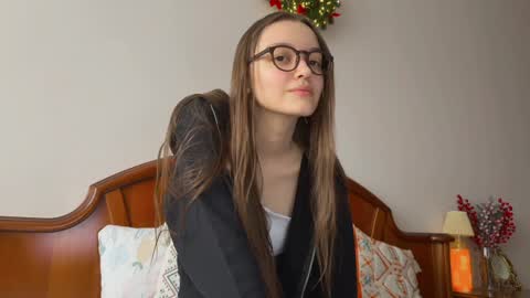 Snapshot of existencee chatting on 12/11/24, 11:08 Anna online show from 12/11/24, 11:08