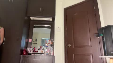 Angela online show from 03/04/25, 06:15