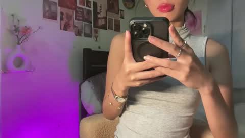 Angela online show from 09/28/25, 01:05