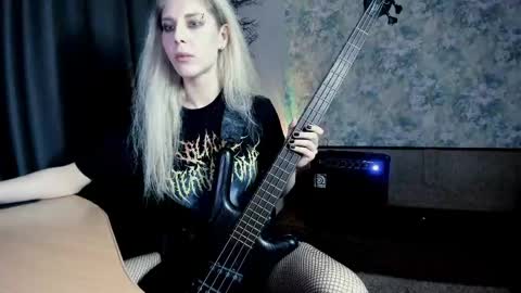 my real name is Irene but Exo is oke too  online show from 04/28/26, 07:41