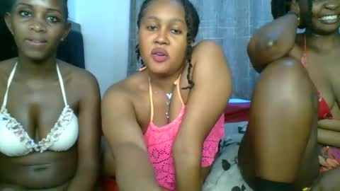 exotic_cutiee online show from 04/22/26, 03:02