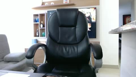 Snapshot of exotic_dude chatting on 01/14/25, 10:23 camilo online show from 01/14/25, 10:23