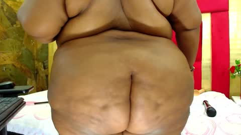 Snapshot of exoticbigmandx chatting on 01/19/25, 04:46 Mandy online show from 01/19/25, 04:46