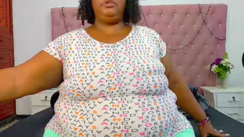 Snapshot of exoticbigmandx chatting on 10/04/25, 10:30 Mandy online show from 10/04/25, 10:30