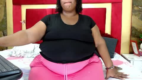 Snapshot of exoticbigmandx chatting on 04/19/26, 01:43 Mandy online show from 04/19/26, 01:43