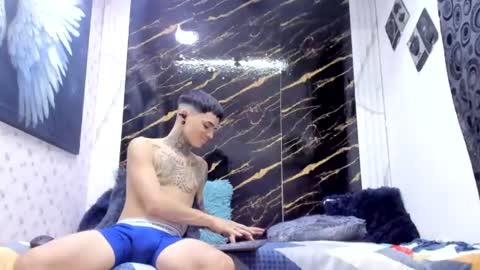 Snapshot of exotichot_couple chatting on 06/18/26, 09:52 exotichot_couple online show from 06/18/26, 09:52