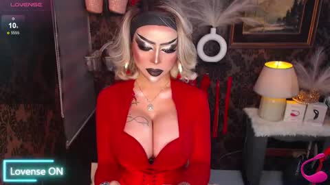 Snapshot of exoticmaria chatting on 11/17/25, 01:55 MARIA online show from 11/17/25, 01:55