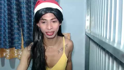 Snapshot of exotictransx chatting on 12/18/25, 10:54 richard online show from 12/18/25, 10:54