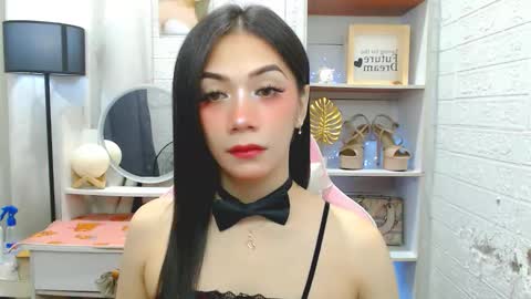 exotictssavie online show from 11/04/25, 06:40