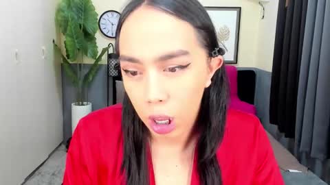 Snapshot of expensivec4ndy chatting on 12/14/25, 05:29 Suki online show from 12/14/25, 05:29