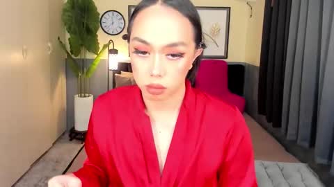 Snapshot of expensivec4ndy chatting on 12/15/25, 04:22 Suki online show from 12/15/25, 04:22