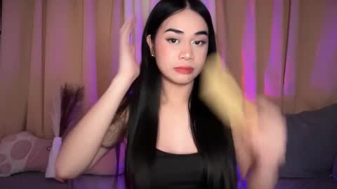 Snapshot of expensivets_chloe chatting on 11/01/25, 02:35 chloee online show from 11/01/25, 02:35