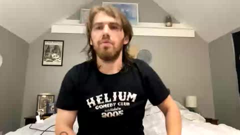 Snapshot of explosive_andyy chatting on 10/21/25, 10:43 Explosivee andyy online show from 10/21/25, 10:43