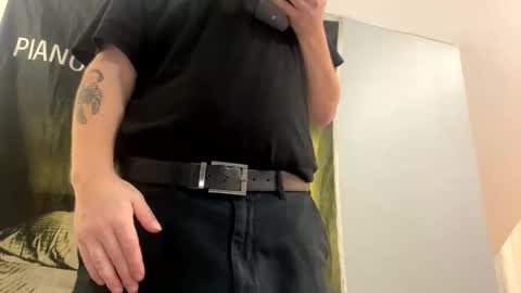 Snapshot of explosive_andyy chatting on 10/27/25, 10:19 Explosivee andyy online show from 10/27/25, 10:19