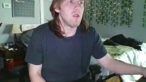 Snapshot of explosive_andyy chatting on 02/13/26, 02:35 Explosivee andyy online show from 02/13/26, 02:35