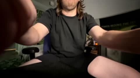 Snapshot of explosive_andyy chatting on 02/17/26, 02:35 Explosivee andyy online show from 02/17/26, 02:35