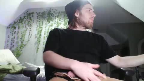 Snapshot of explosive_andyy chatting on 02/24/26, 12:03 Explosivee andyy online show from 02/24/26, 12:03