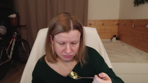 Snapshot of exponentex5 chatting on 12/06/24, 09:13 Crystal online show from 12/06/24, 09:13