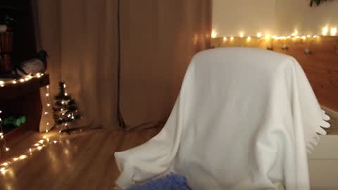 Snapshot of exponentex5 chatting on 12/27/24, 08:39 Crystal online show from 12/27/24, 08:39