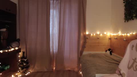 Snapshot of exponentex5 chatting on 01/27/25, 09:23 Crystal online show from 01/27/25, 09:23