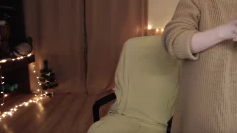 Snapshot of exponentex5 chatting on 02/17/25, 12:10 Crystal online show from 02/17/25, 12:10