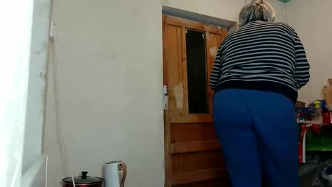 Snapshot of exquisitemature chatting on 02/16/25, 08:44 ExquisiteMature online show from 02/16/25, 08:44