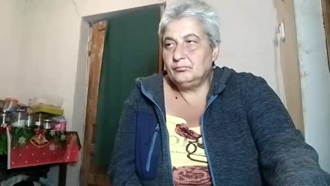 Snapshot of exquisitemature chatting on 09/29/25, 01:00 ExquisiteMature online show from 09/29/25, 01:00